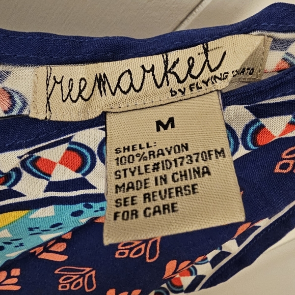 Beautiful Flowy Dress - Picture 4 of 4